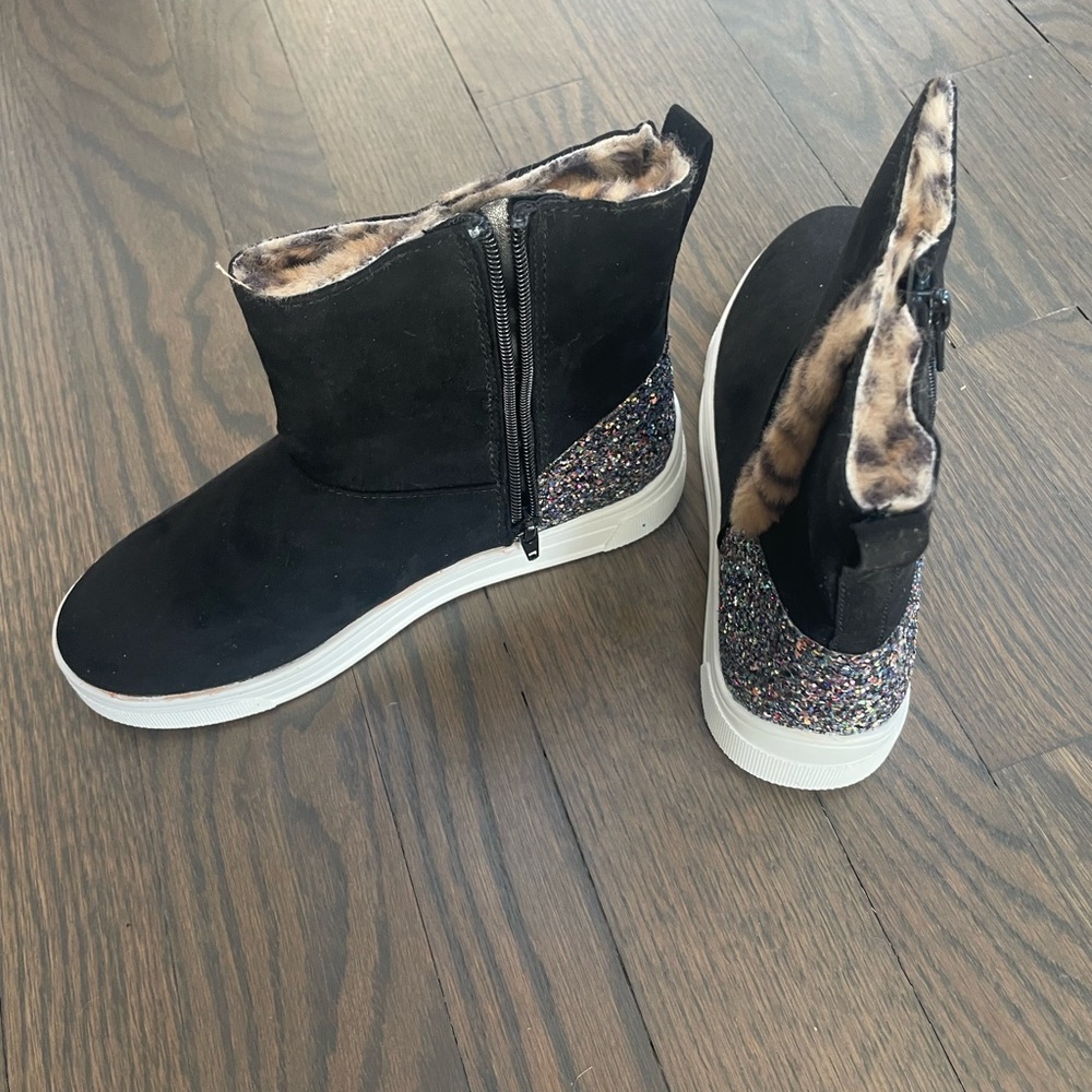New Steve Madden Kids Black Ankle Boots - Size 4